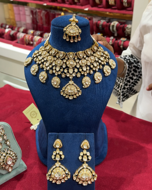Kundan neck set